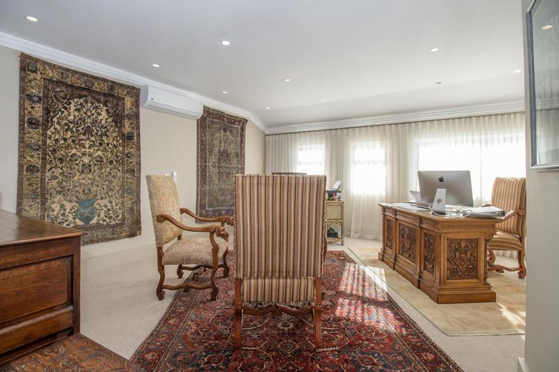 4 Bedroom Property for Sale in Constantia Western Cape